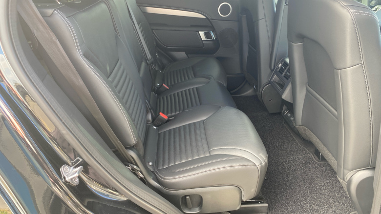 Land Rover Discovery 3.0 D350 Dynamic SE 5dr Auto Diesel Station Wagon